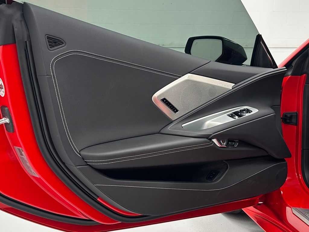 2025 Chevrolet Corvette 2LT - Photo 17