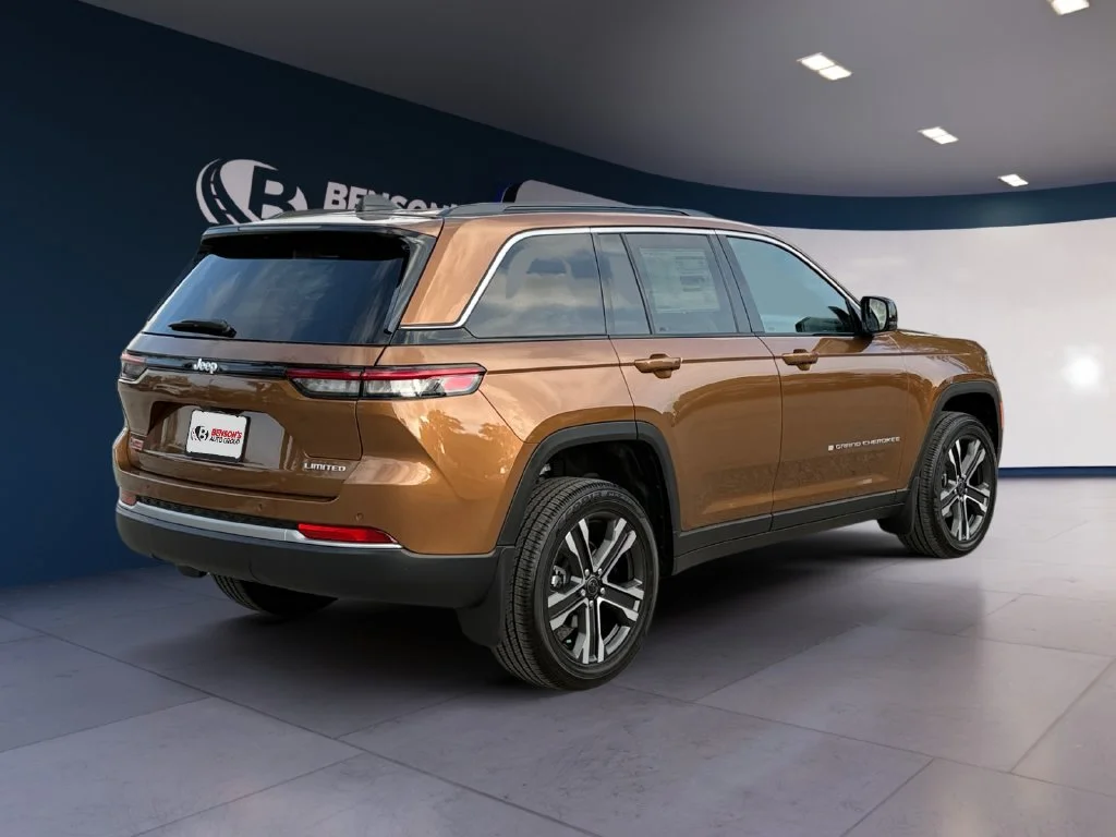New 2027 Brown Jeep Limited image 5