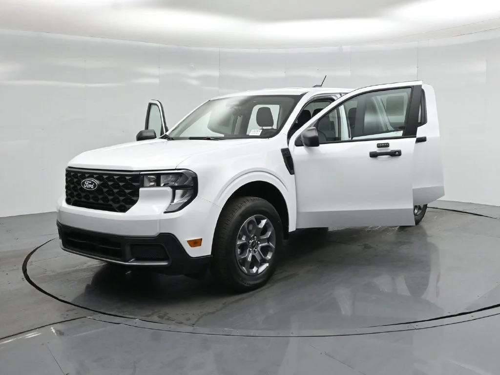 New 2026 Oxford White Ford XLT image 26