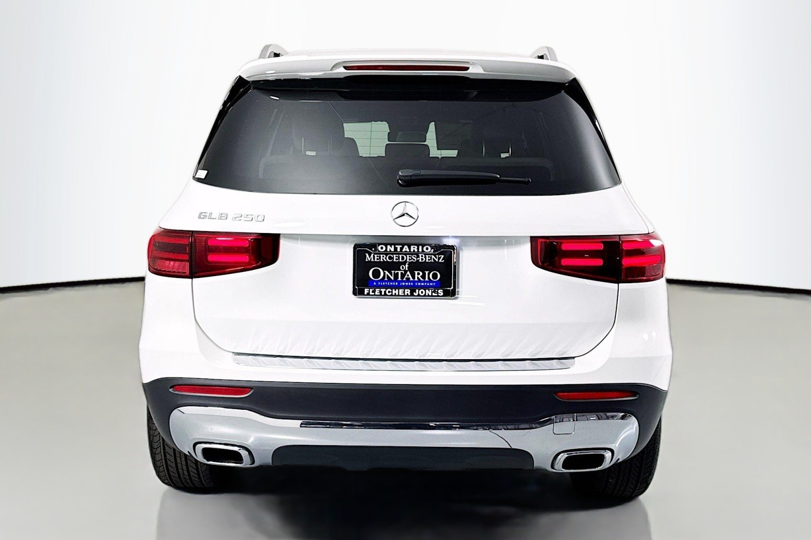 Certified Used 2026 Polar White Mercedes-Benz GLB 250 image 5