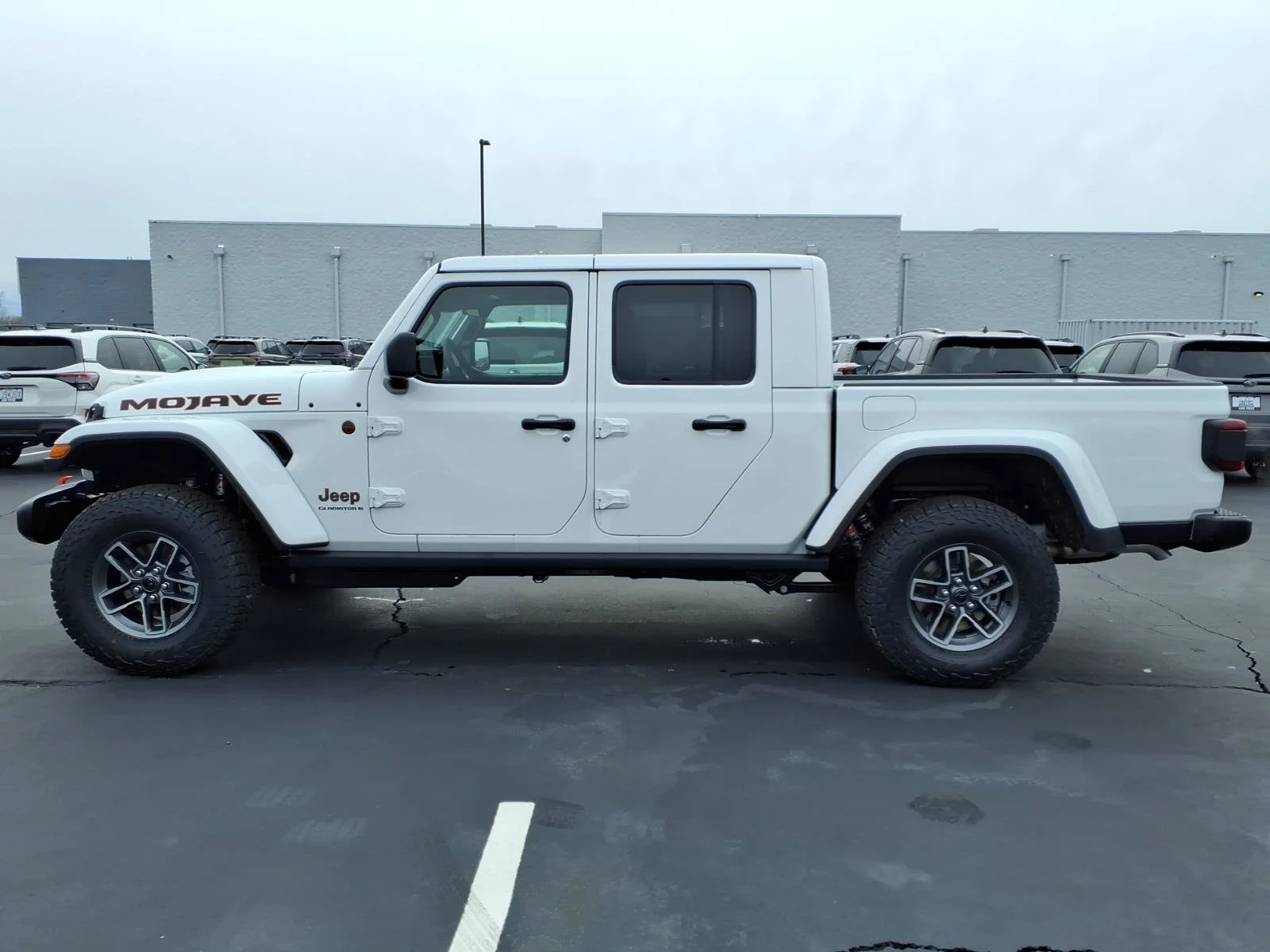 New 2026 Bright White Clearcoat Jeep Mojave image 3