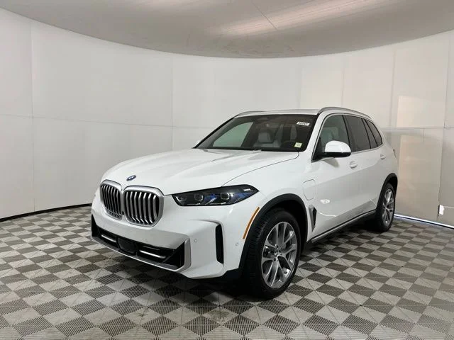 New 2026 Alpine White BMW xDrive50e image 3