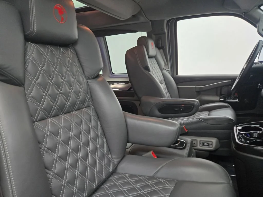 2023 GMC Savana Cargo Work Van - Photo 36