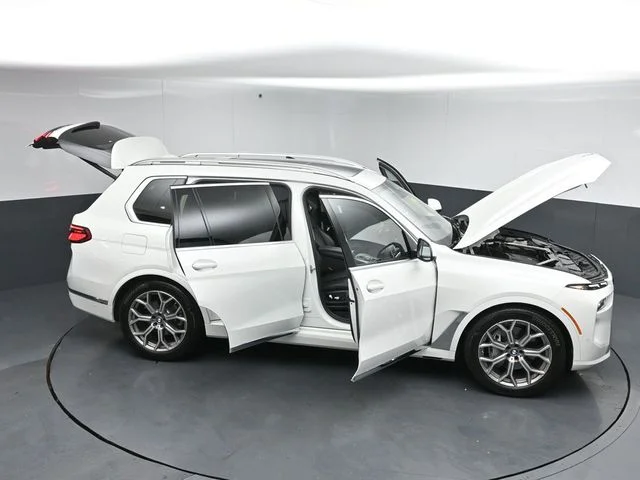 Used 2023 White BMW xDrive40i image 59