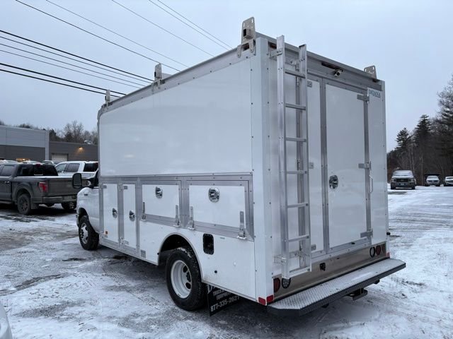 New 2026 Oxford White Ford E-350 SRW image 4