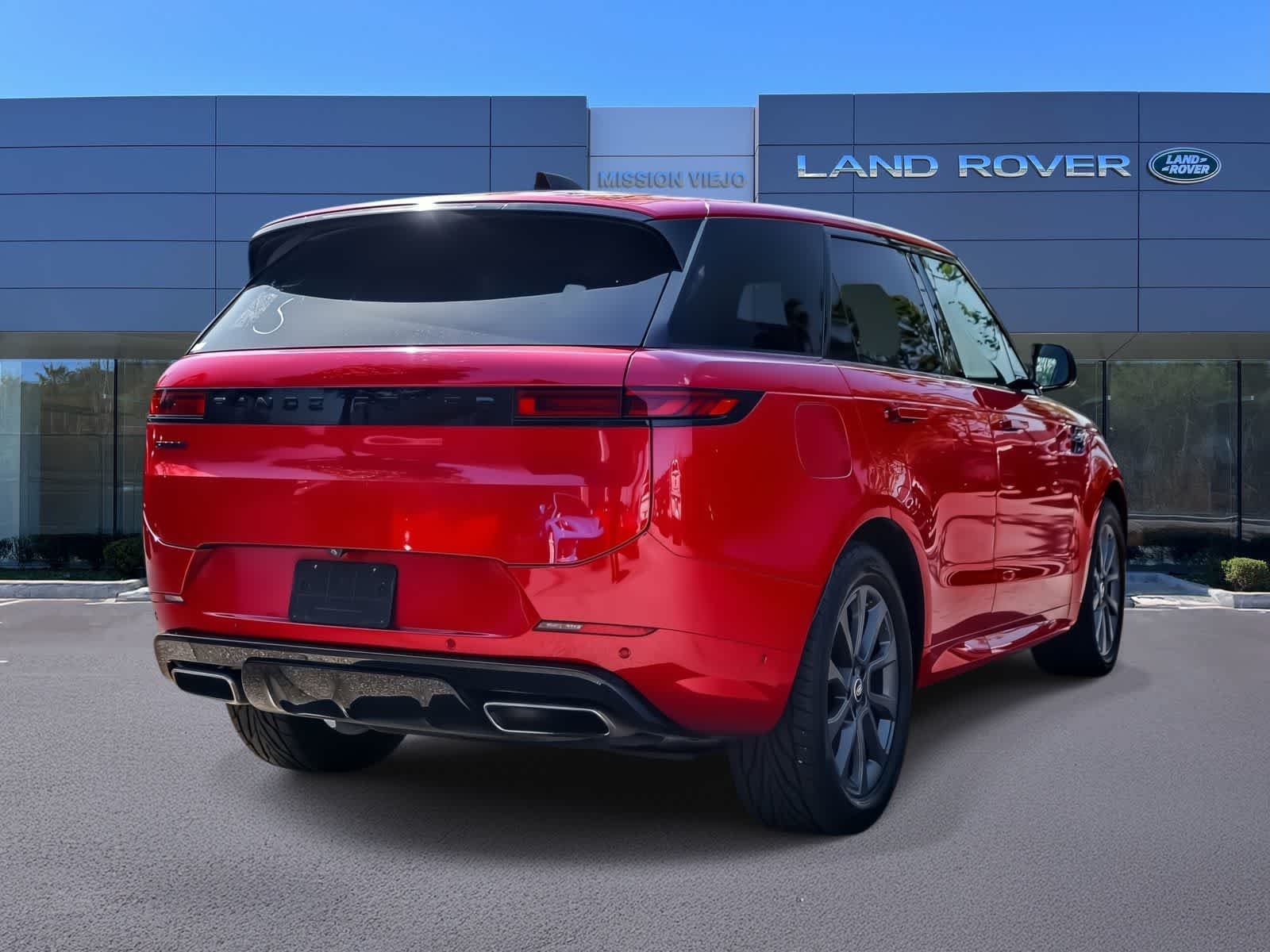 Used 2024 Red Land Rover Dynamic SE image 4