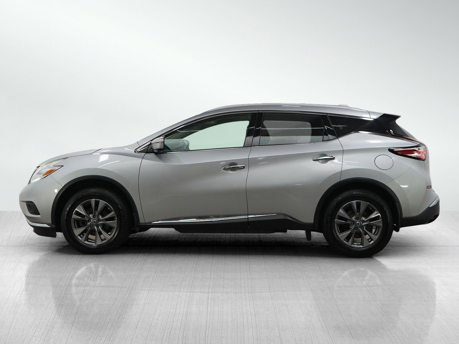 Used 2017 Nissan Murano SL with VIN 5N1AZ2MH1HN131325 for sale in Burnsville, Minnesota