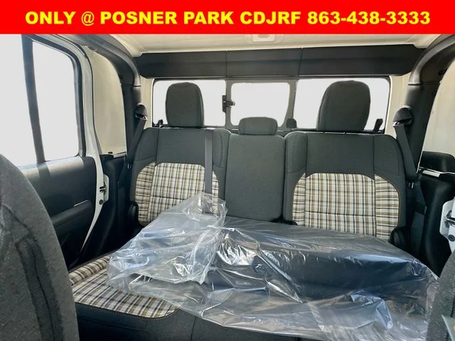 New 2026 Bright White Clear-Coat Exterior Paint Jeep  image 25