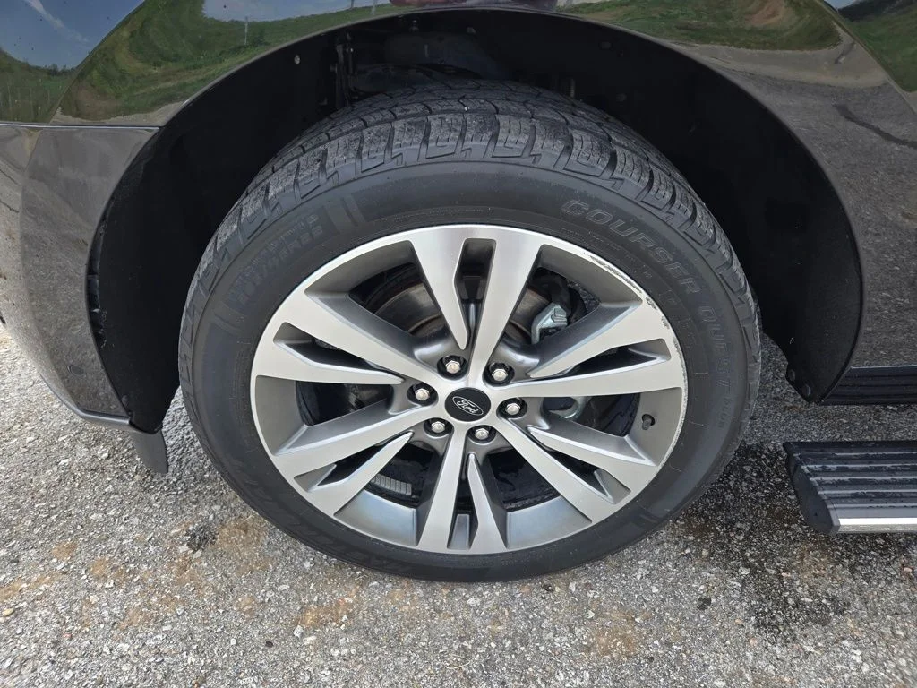 Used 2020 Black Ford Limited image 10
