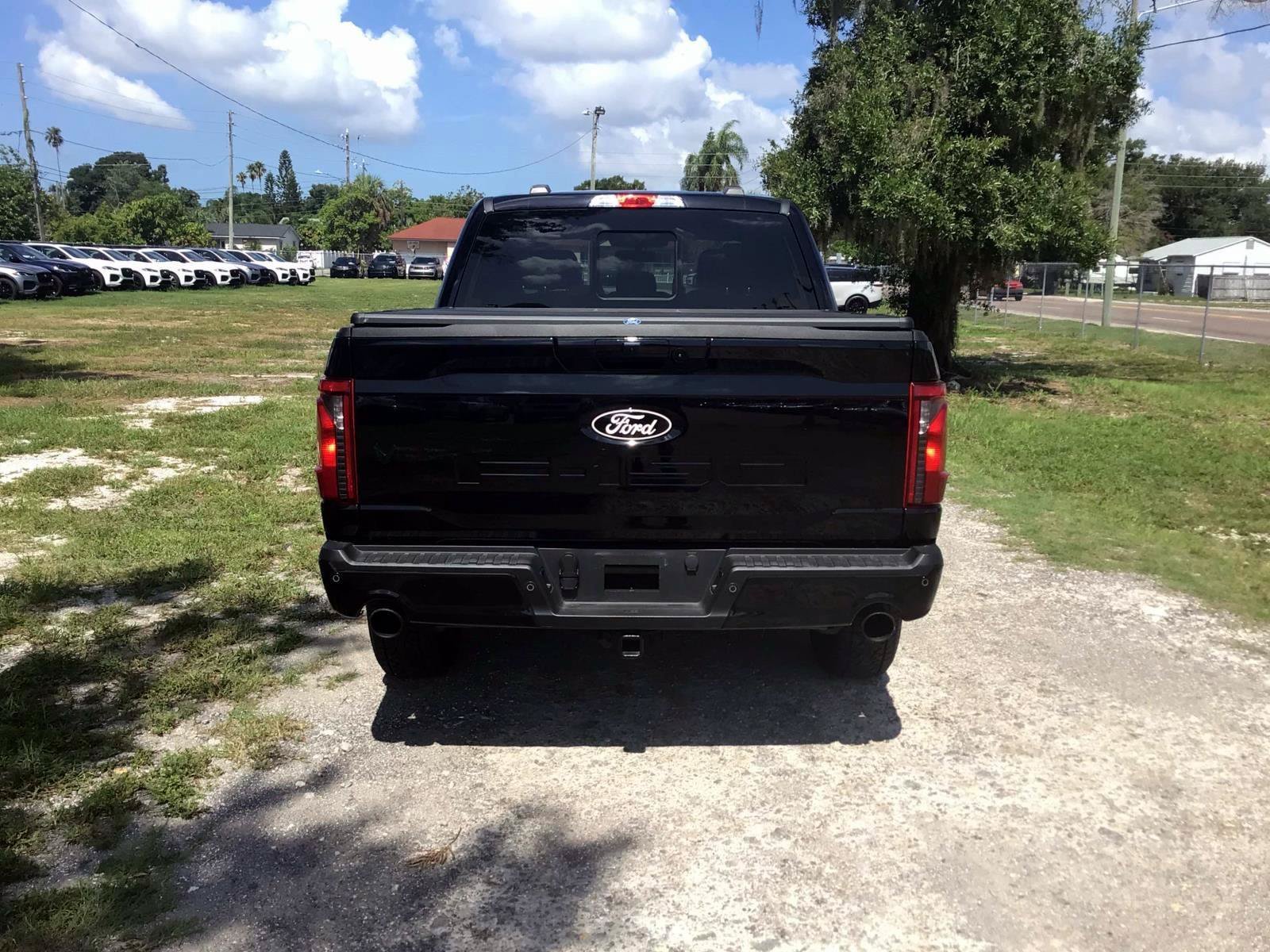 Used 2025 Black Metallic Ford XLT image 5