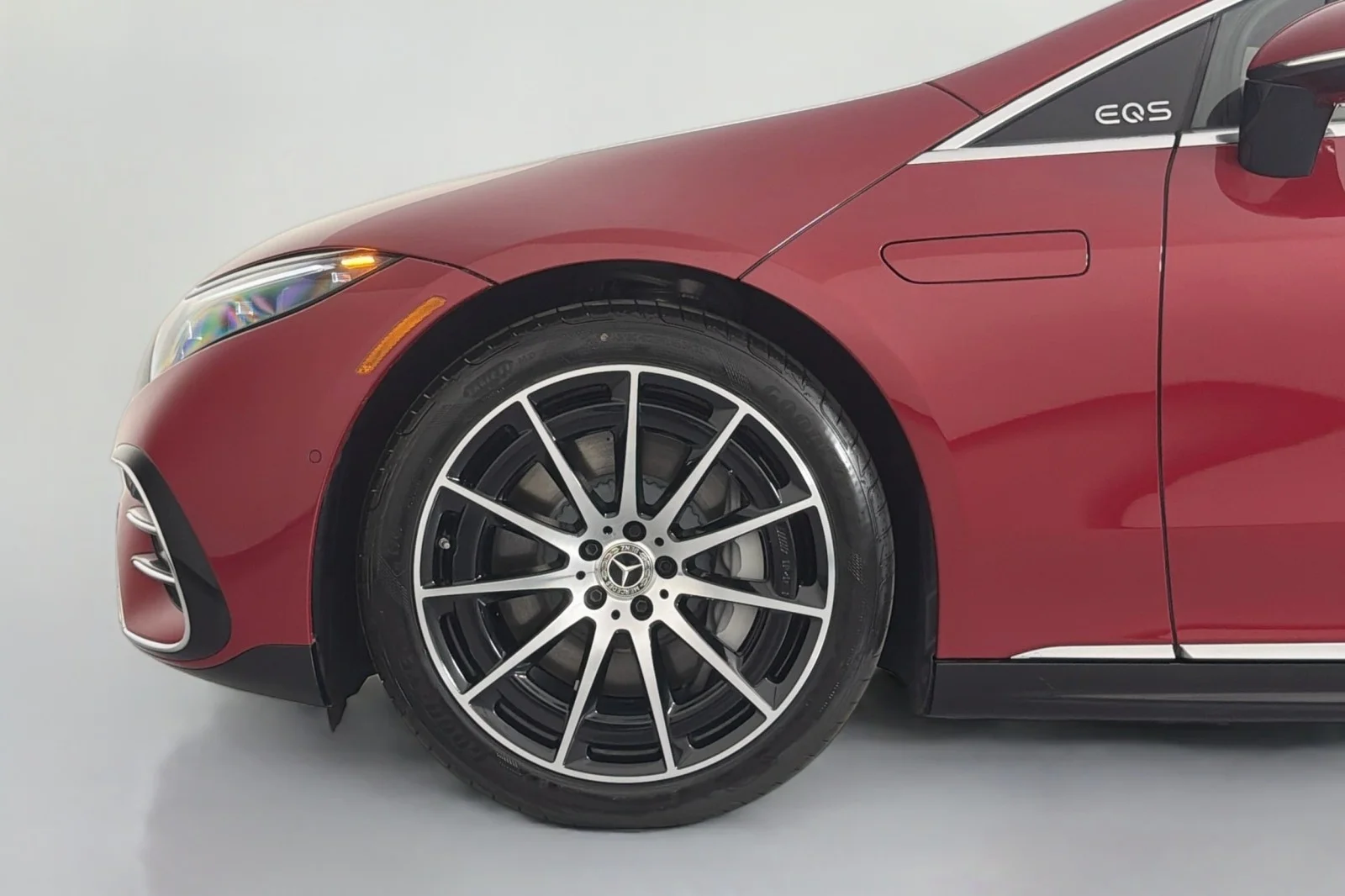 Certified Used 2024 MANUFAKTUR Patagonia Red Metallic Mercedes-Benz EQS 450+ image 11