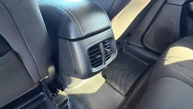 Used 2019 Green Jeep Latitude image 17