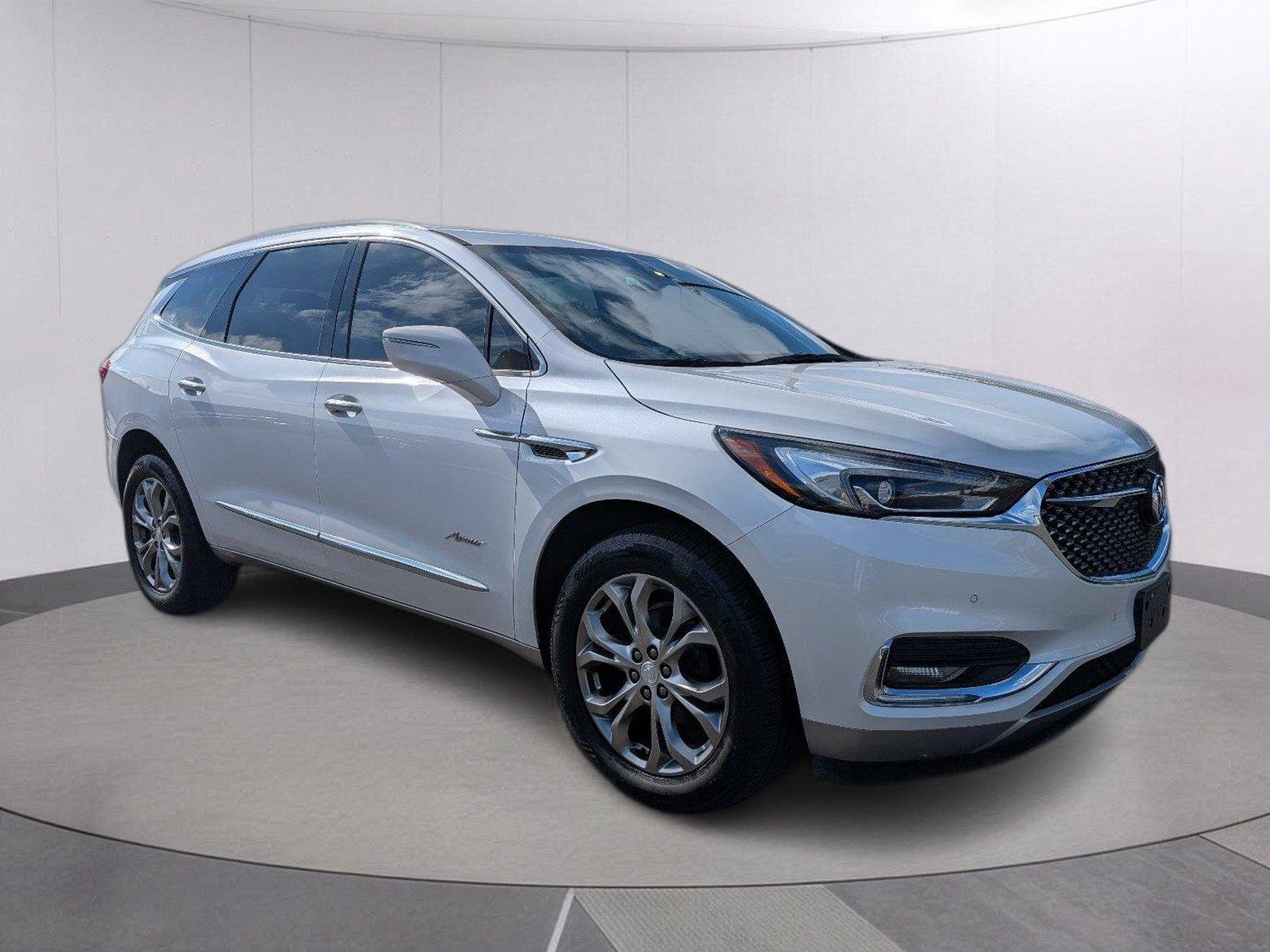 Used 2018 Includes Satin Nickel lower exterior accent color. Buick Avenir image 9