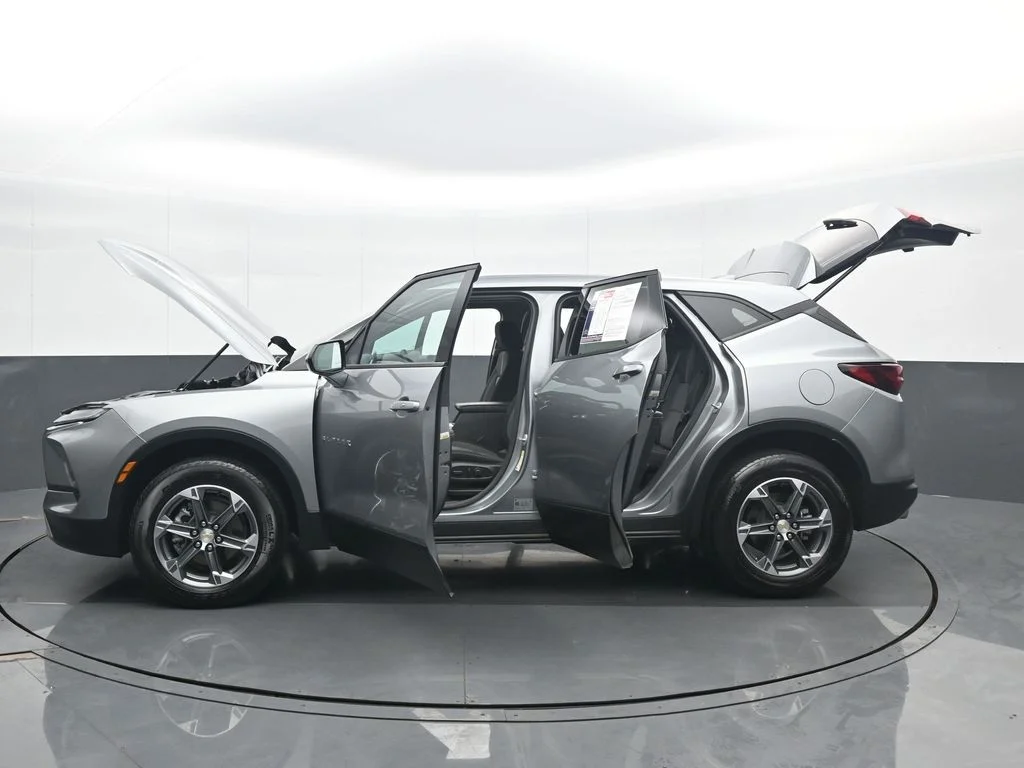 Used 2025 Gray Chevrolet LT image 38