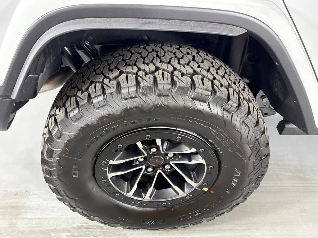 New 2026 Bright White Clearcoat Jeep Rubicon X image 10