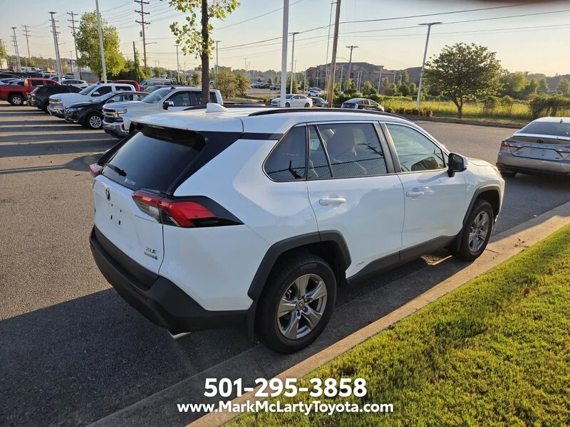 Used 2024 Ice TOYOTA XLE image 4
