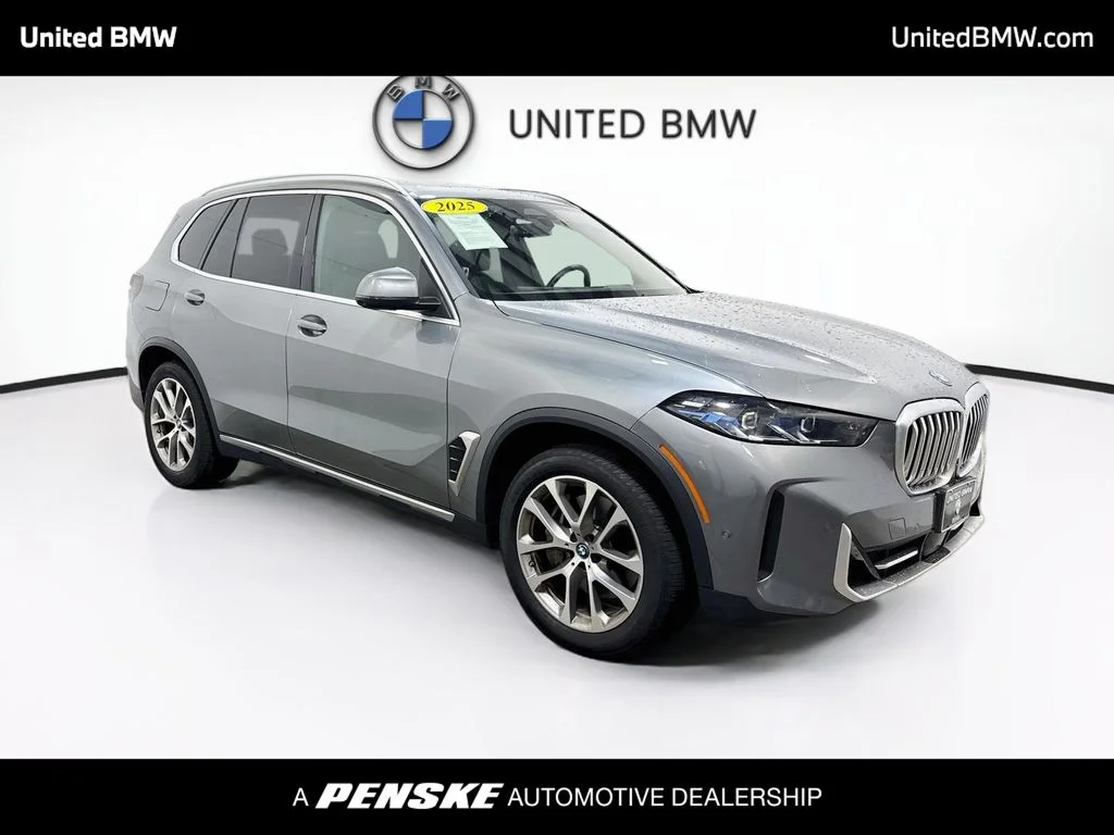 Used 2025 Skyscraper Grey Metallic BMW xDrive50e image 3