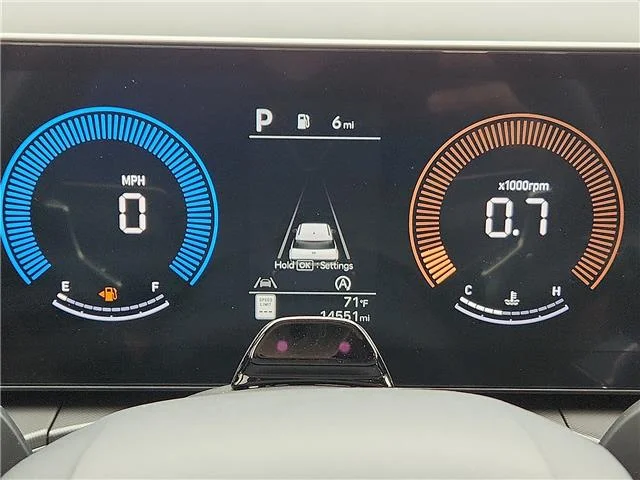 Used 2026 White Hyundai SEL All-Wheel Drive image 18