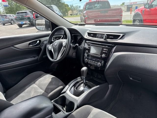 Used 2016 White Nissan SV image 14