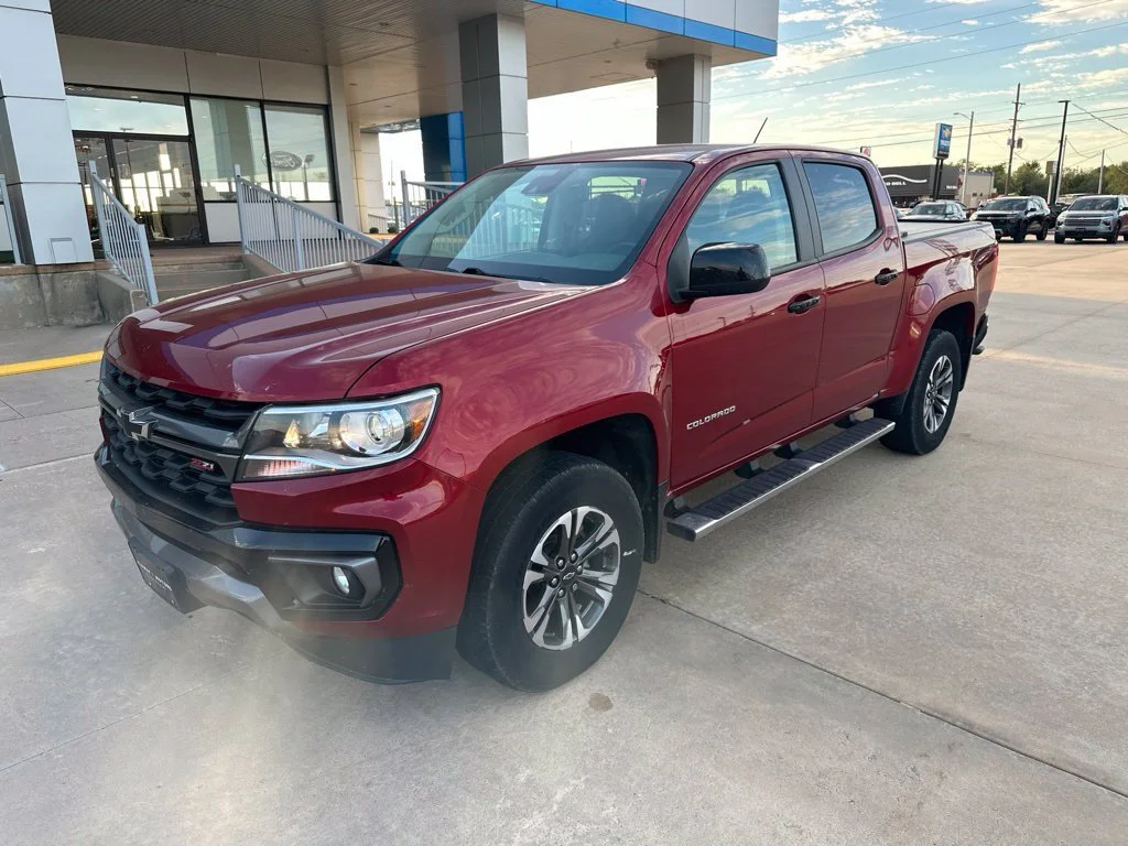 Used 2021 CHERRY RED TINTCOAT Chevrolet 4WD Z71 image 30