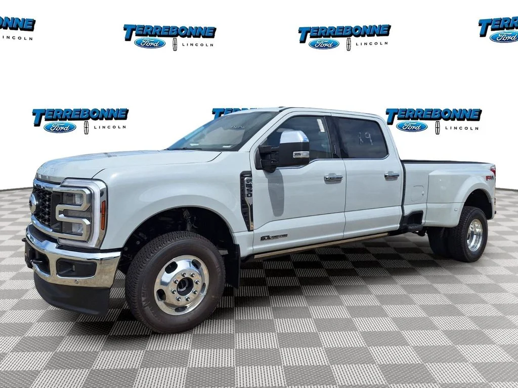 2026 Ford Super Duty F-350 Lariat