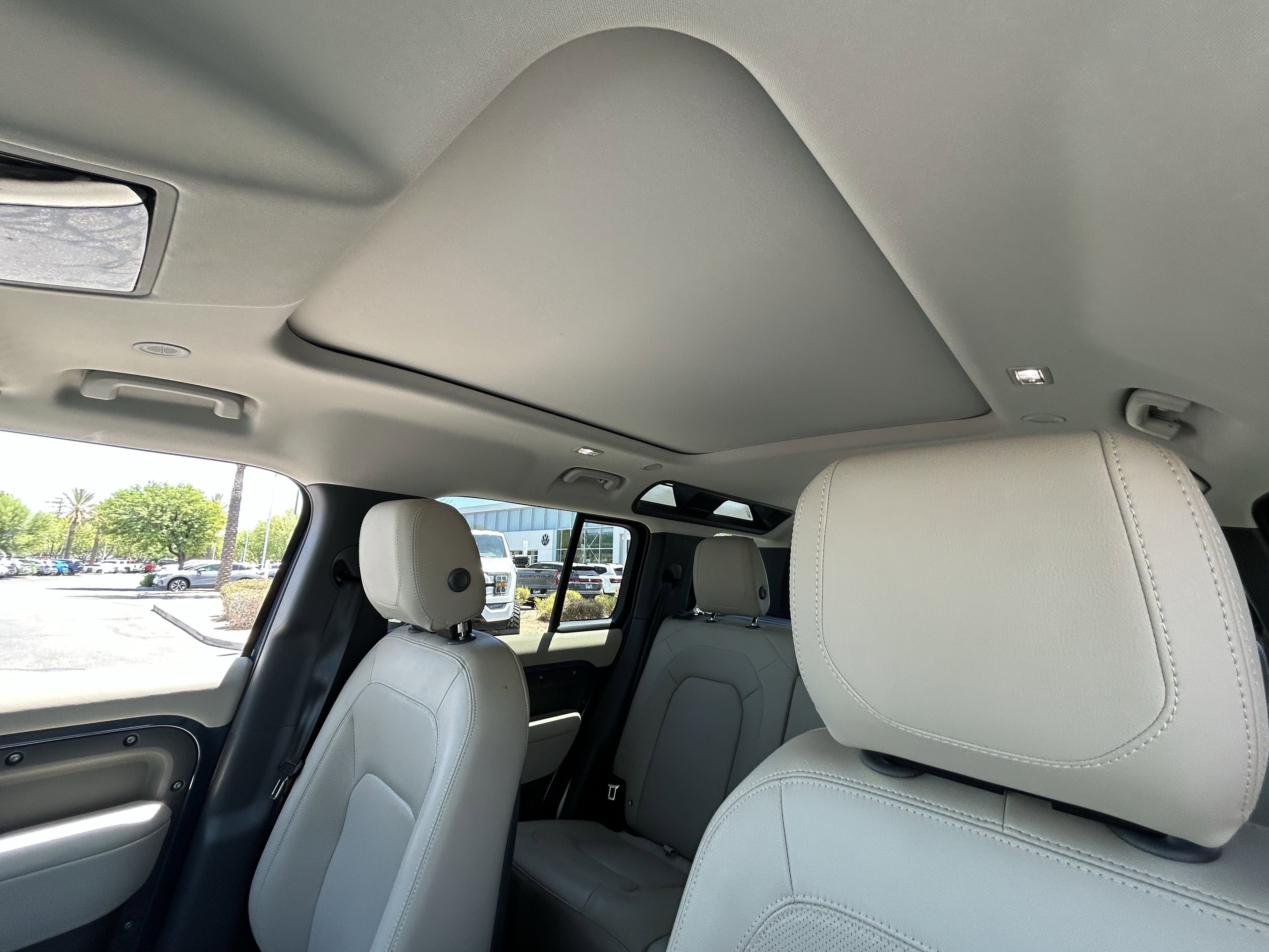 Used 2023 Blue Land Rover S image 19
