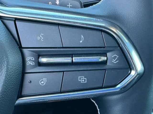 New 2026 Mosaic Black Metallic Chevrolet LT image 13