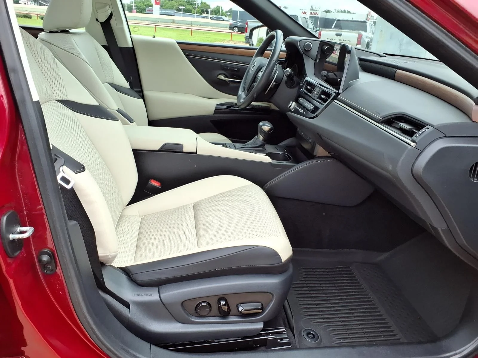 Used 2023 Red Lexus 350 image 19
