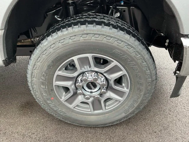 New 2027 Iconic Silver Metallic Ford F-350® Lariat® image 14