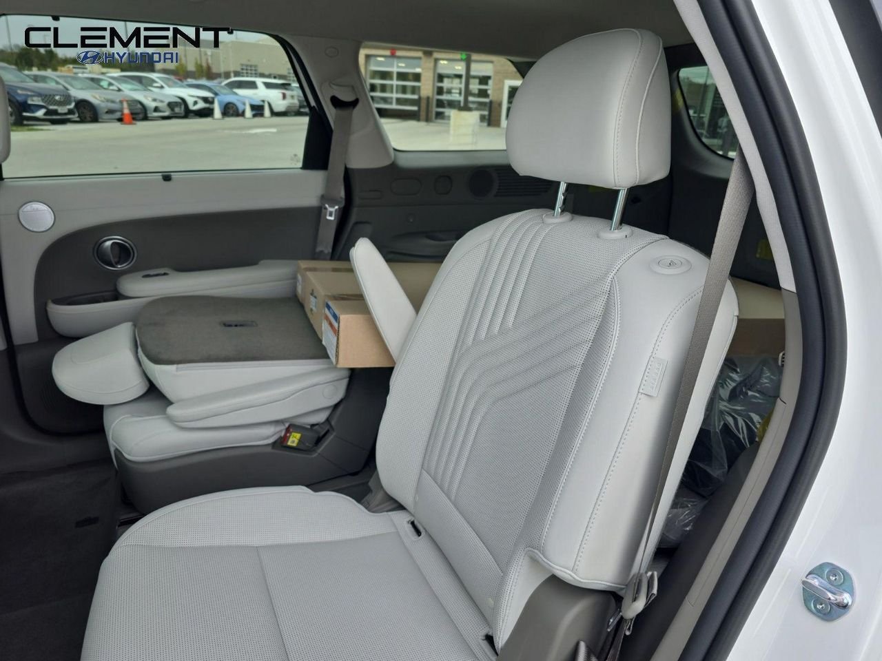 New 2026 White Hyundai SEL AWD image 30
