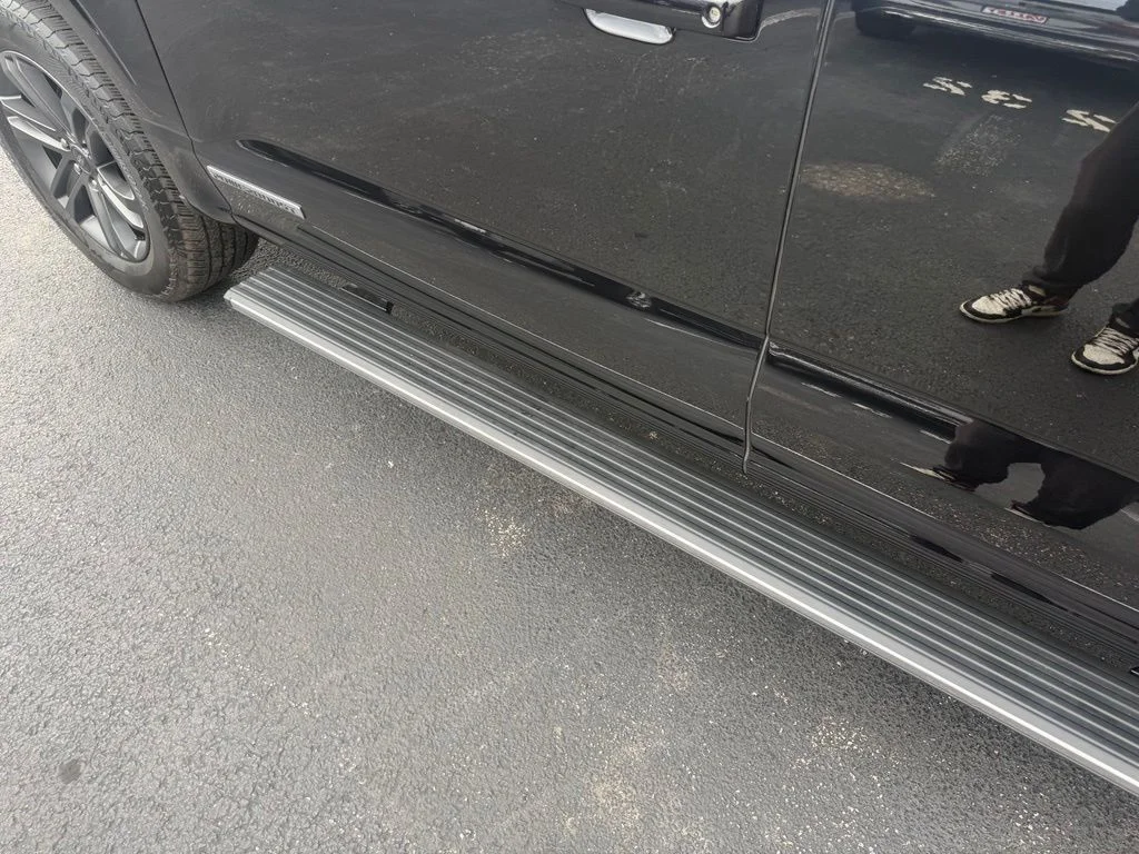 Used 2023 Black Ford Lariat image 19