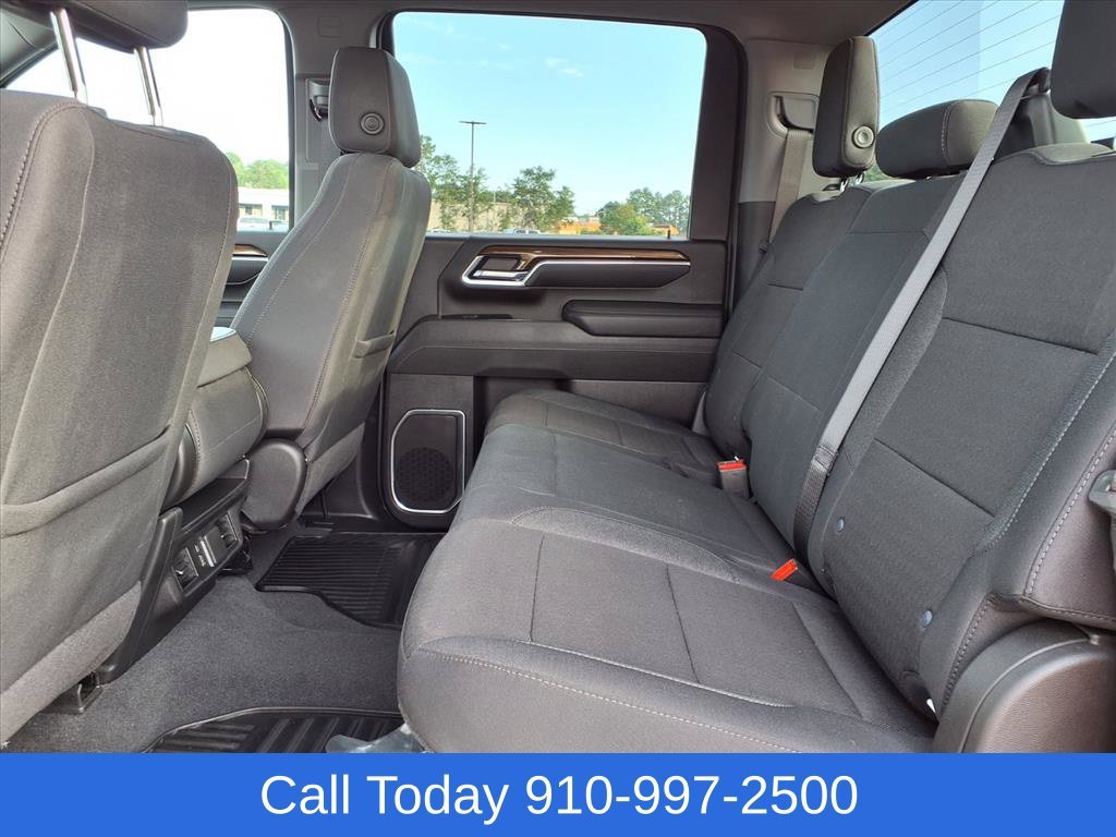 Used 2025 Summit White Chevrolet LT image 22