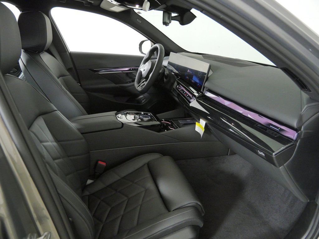 New 2027 Oxide Grey Metallic BMW 540i xDrive image 20