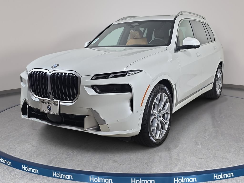 Used 2026 Mineral White Metallic BMW xDrive40i image 1