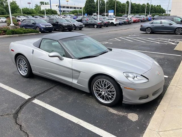 Used 2007 Machine Silver Metallic Chevrolet Base image 1