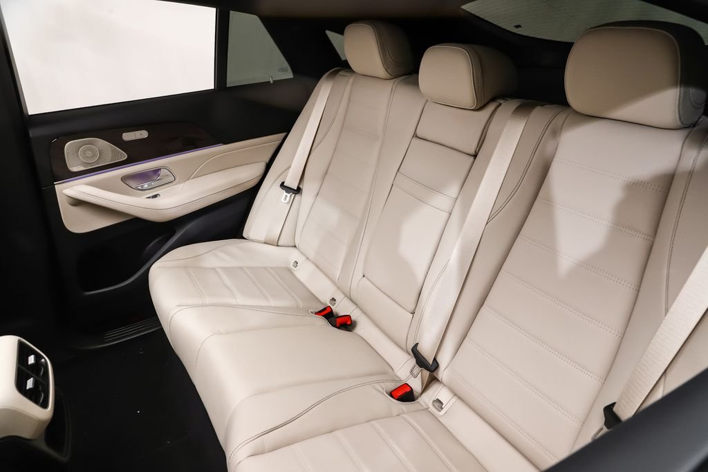 New 2026 MANUFAKTUR Moonlight White Metallic Mercedes-Benz GLE 450 image 11