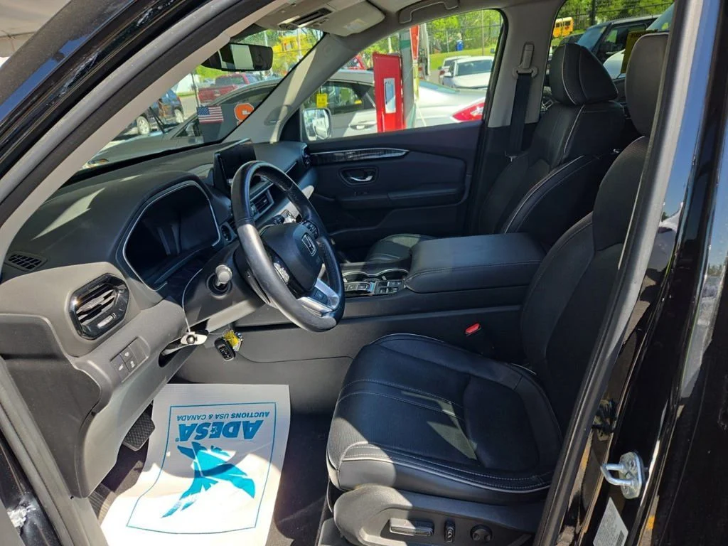 Used 2023 Black Honda Elite image 3