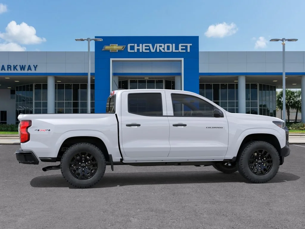 New 2026 Summit White Chevrolet WT image 5
