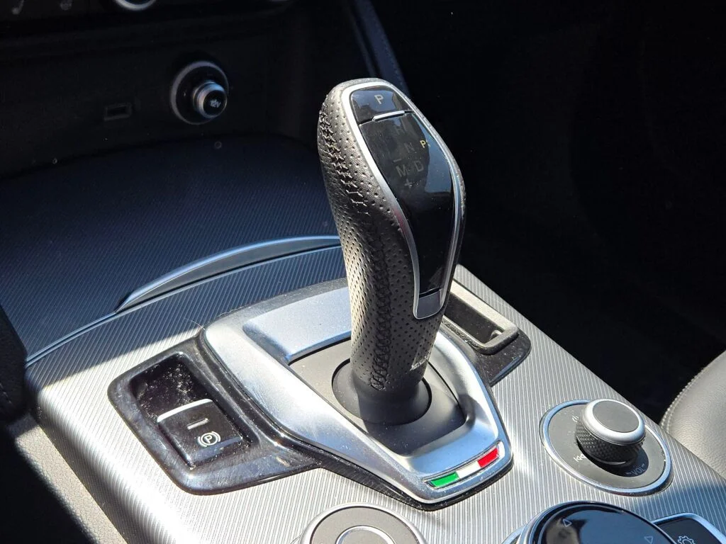 2024 Alfa Romeo Stelvio Veloce - Photo 28