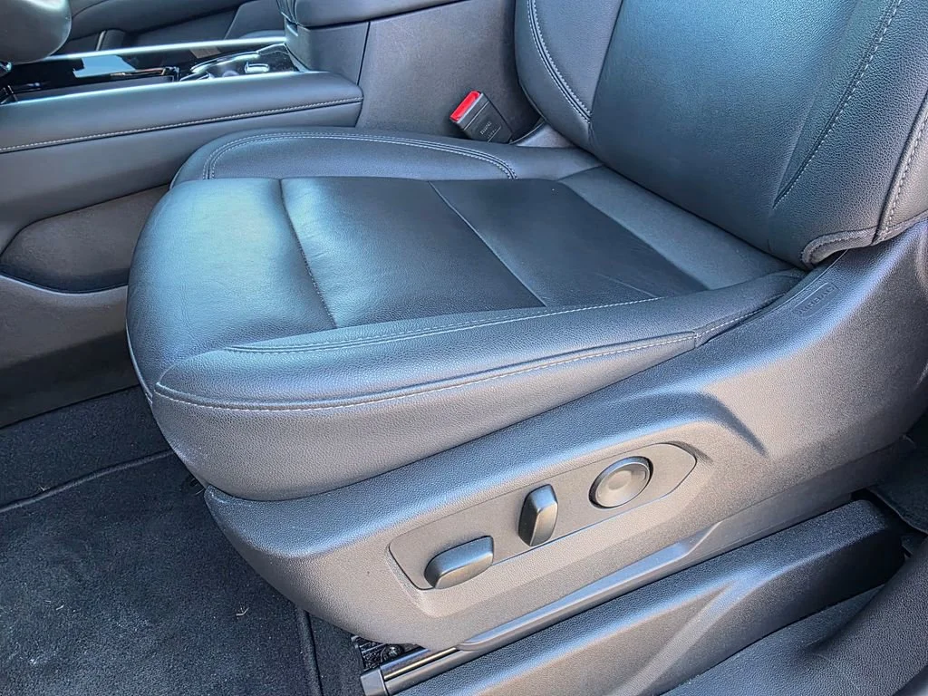 Used 2025 Black Chevrolet LT image 12