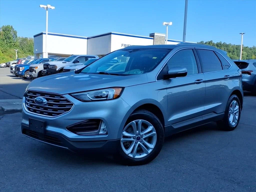 Used 2020 Silver Ford SEL image 2