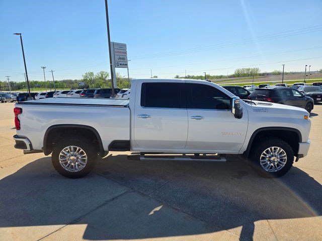 Used 2021 Iridescent Pearl Tricoat Chevrolet High Country image 8