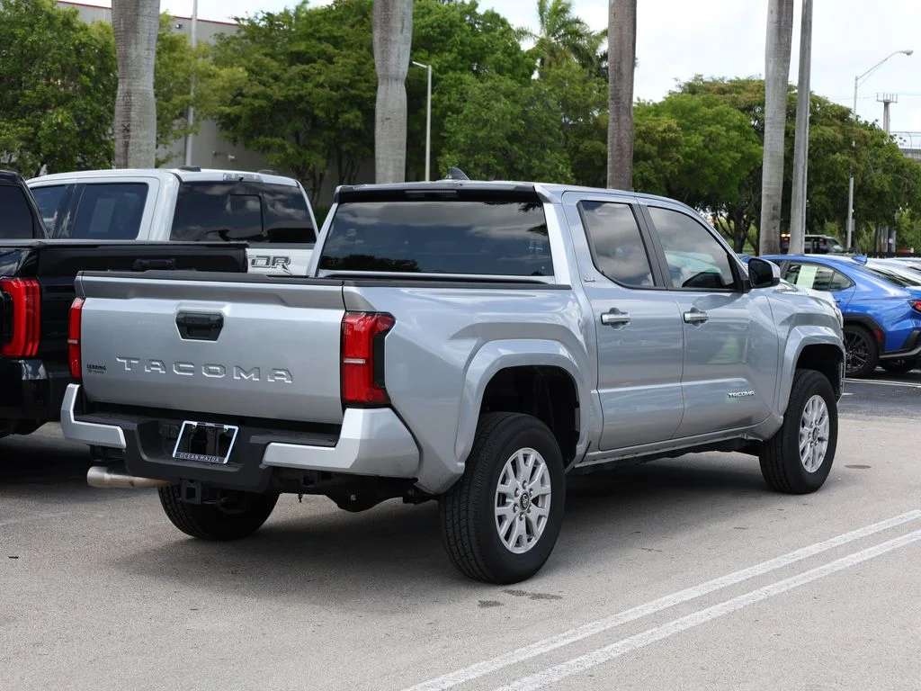 Used 2025 Silver Toyota  image 4