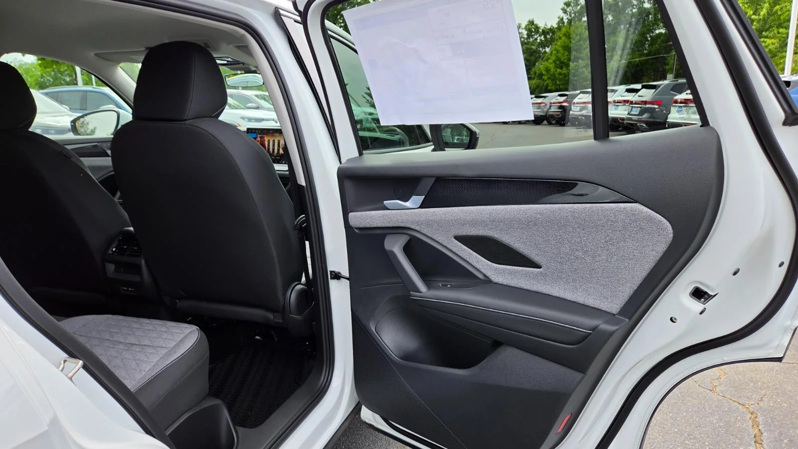 New 2026 pure white Volkswagen S image 44