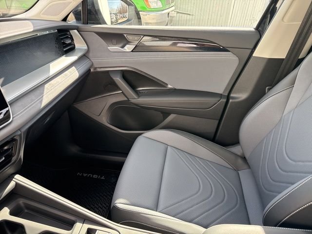 New 2026 Black Pearl Volkswagen 2.0T SE image 26