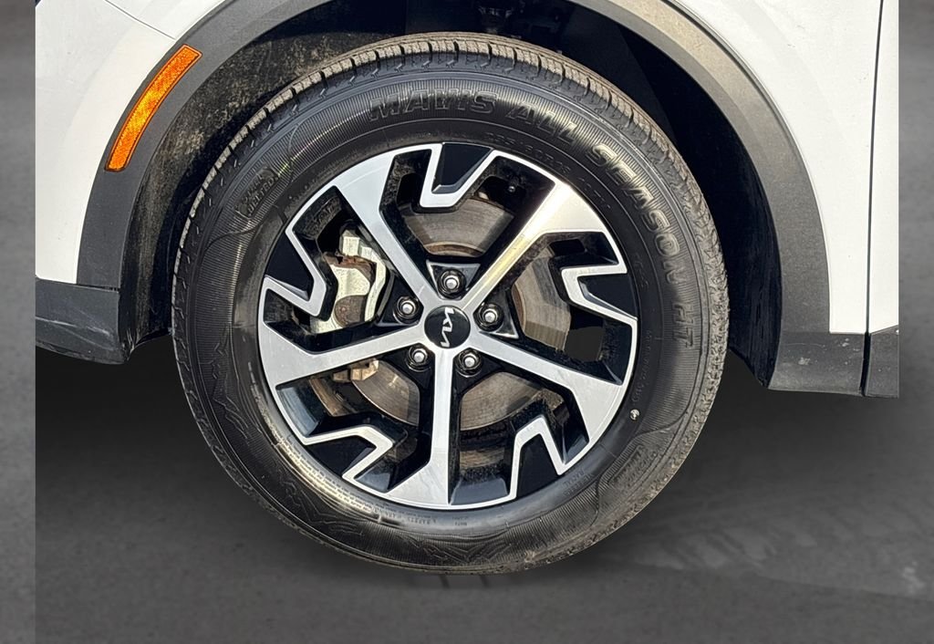 Used 2023 White Kia EX image 13