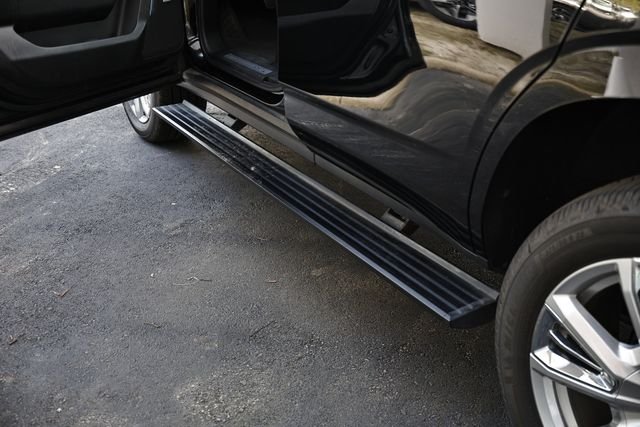 Used 2022 Black Chevrolet High Country image 13