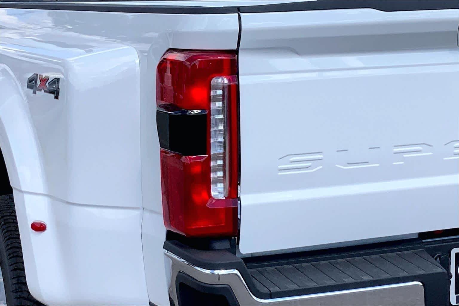 New 2026 Star White Metallic Tri-Coat Ford F-350® Lariat® image 14
