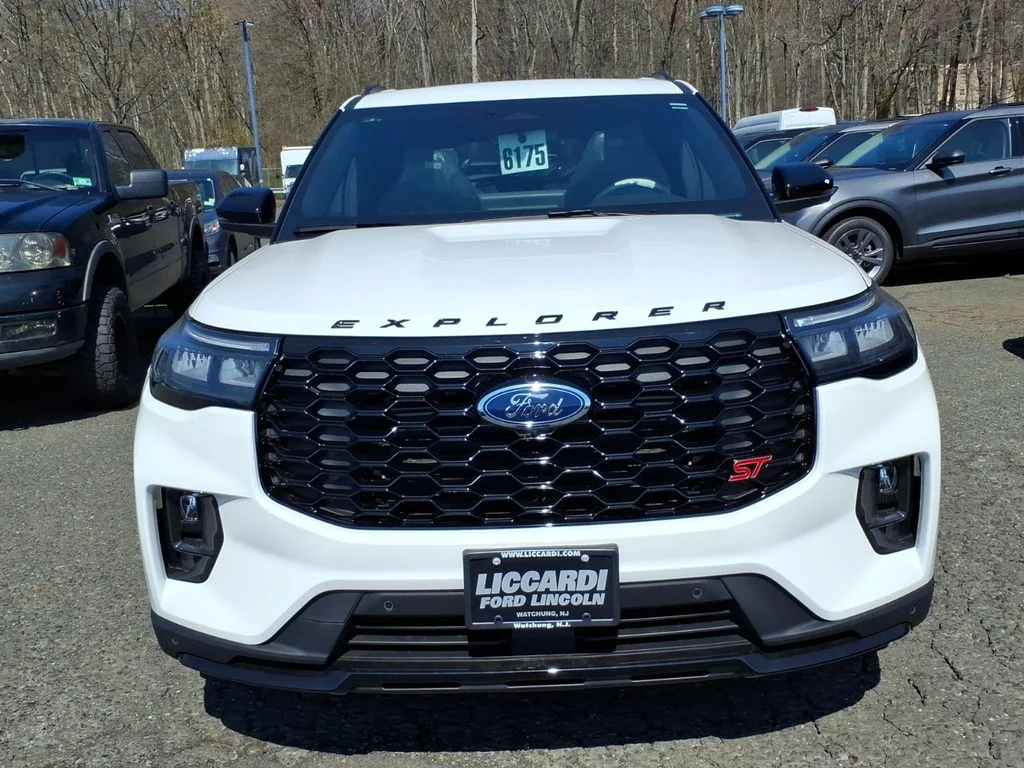 New 2026 Star White Metallic Tri-Coat Ford ST image 2