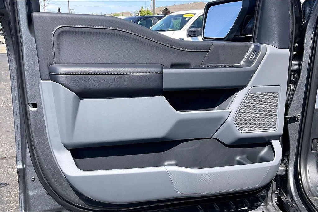 New 2026 Carbonized Gray Metallic Ford XLT image 22